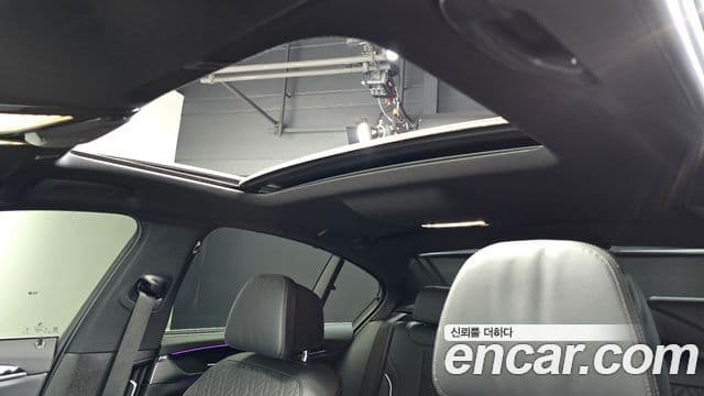 BMW 5 Series 2019 — ფოტო 16/20