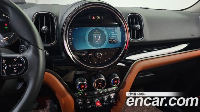 Mini Cooper Countryman 2021 — ფოტო 14/20