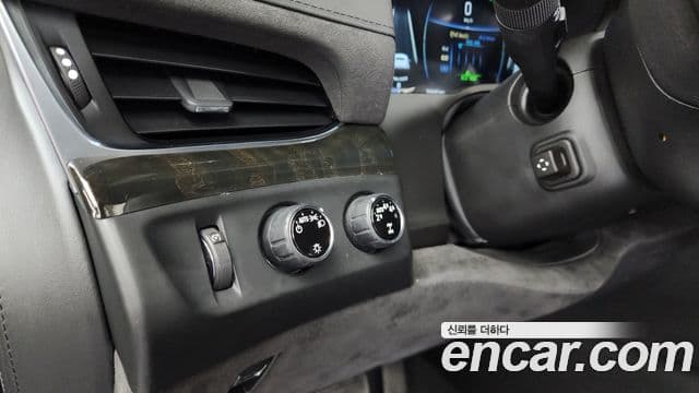 Cadillac Escalade 2019 — Şəkil 16/20