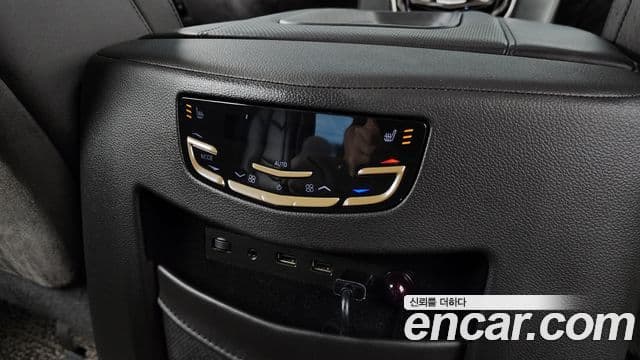 Cadillac Escalade 2019 — Şəkil 19/20