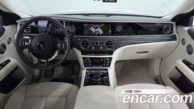 Rolls-Royce Ghost 2020 — ფოტო 7/20