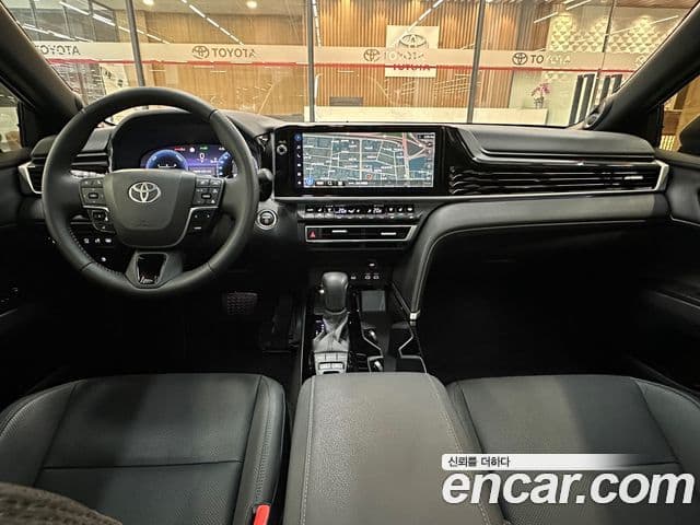 Toyota Camry 2025 — ფოტო 11/20