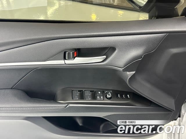 Toyota Camry 2025 — ფოტო 3/20