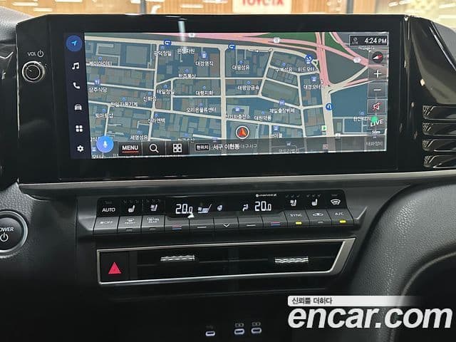 Toyota Camry 2025 — ფოტო 19/20