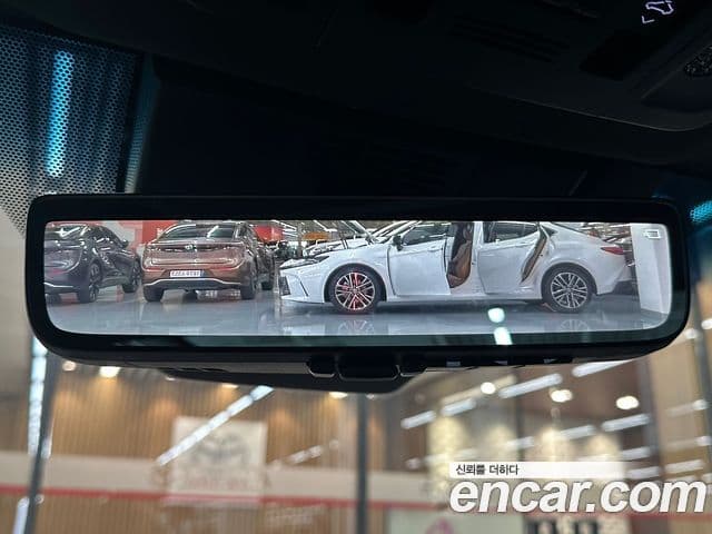 Toyota Camry 2025 — ფოტო 7/20
