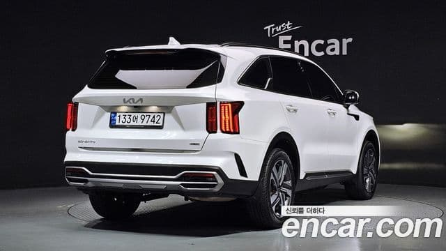 Kia Sorento 2023 — Фото 1/20