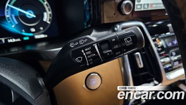 Kia Sorento 2023 — Фото 18/20