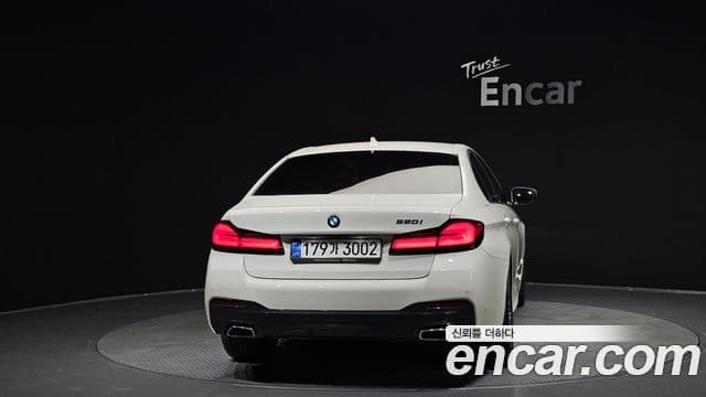 BMW 5 Series 2021 — ფოტო 4/20
