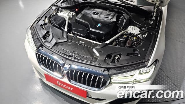 BMW 5 Series 2021 — ფოტო 6/20