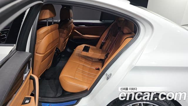 BMW 5 Series 2021 — ფოტო 12/20