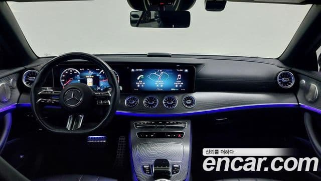 Mercedes-Benz E-Class 2022 — Photo 14/20