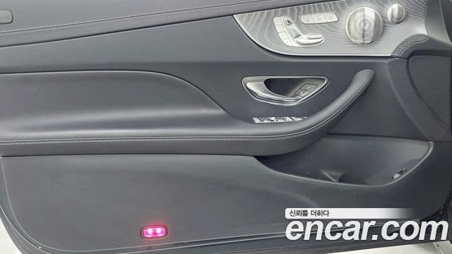 Mercedes-Benz E-Class 2022 — Photo 15/20