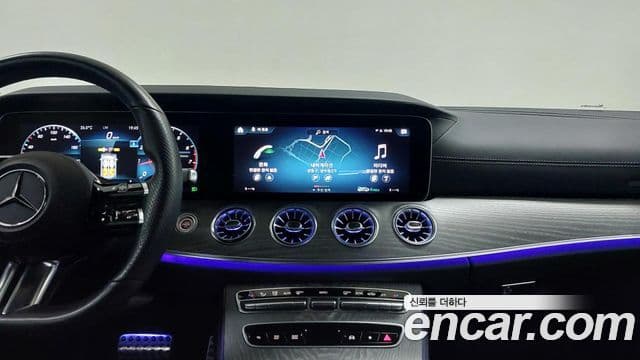 Mercedes-Benz E-Class 2022 — Photo 4/20