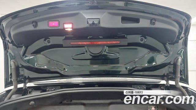 Mercedes-Benz E-Class 2022 — Photo 16/20