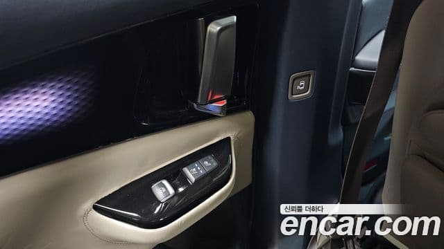 Kia Carnival 2022 — Şəkil 17/20