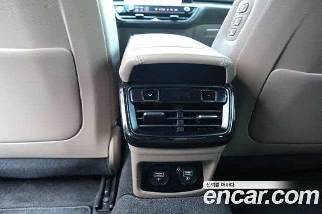 Kia K8 2021 — Şəkil 15/20