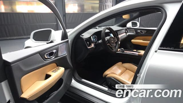 Volvo V60 Cross Country 2021 — ფოტო 10/20