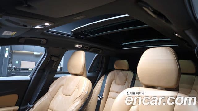Volvo V60 Cross Country 2021 — ფოტო 18/20