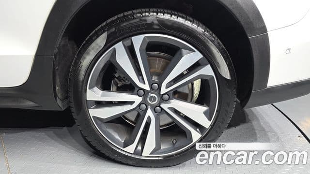 Volvo V60 Cross Country 2021 — Photo 1/31