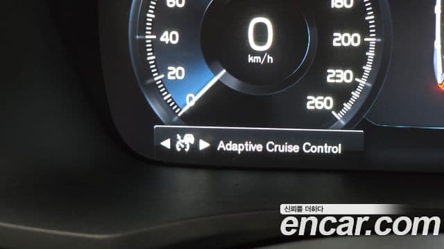 Volvo V60 Cross Country 2021 — Photo 17/31