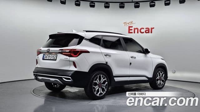 Kia Seltos 2021 — ფოტო 2/20