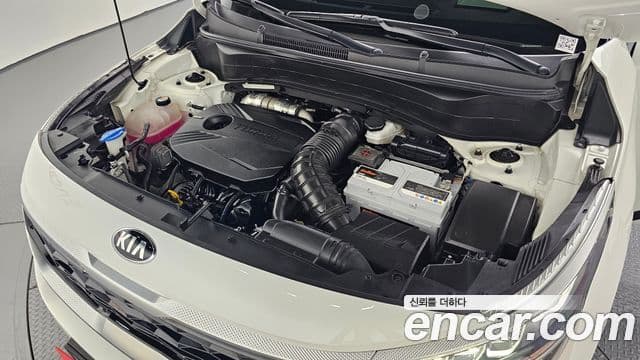 Kia Seltos 2021 — ფოტო 6/20