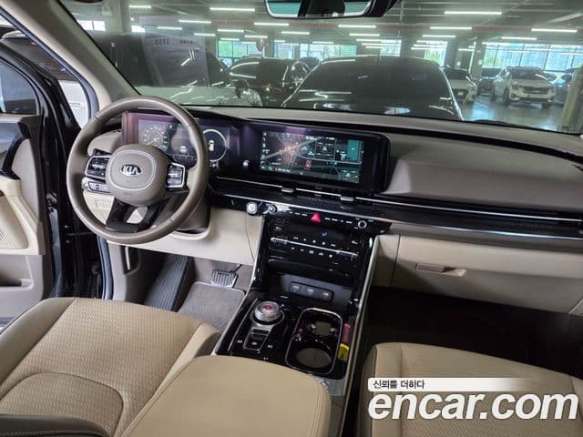 Kia Carnival 2021 — фото 4 из 14