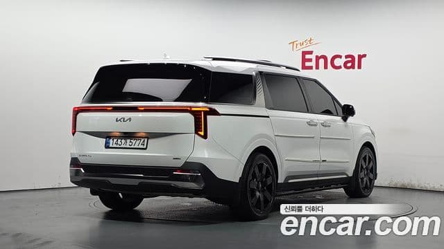 Kia Carnival 2024 — Şəkil 2/20