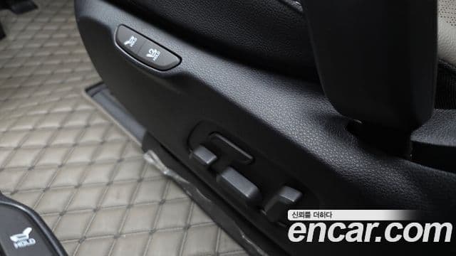 Kia Carnival 2024 — Photo 23/34