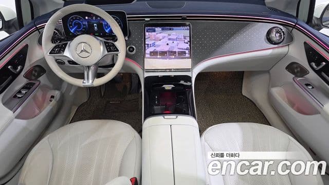 Mercedes-Benz EQE 2023 — Photo 30/32