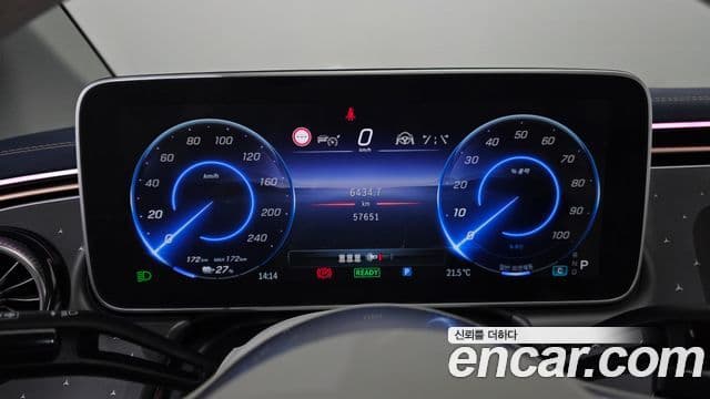 Mercedes-Benz EQE 2023 — Photo 29/32