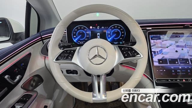 Mercedes-Benz EQE 2023 — Photo 17/32