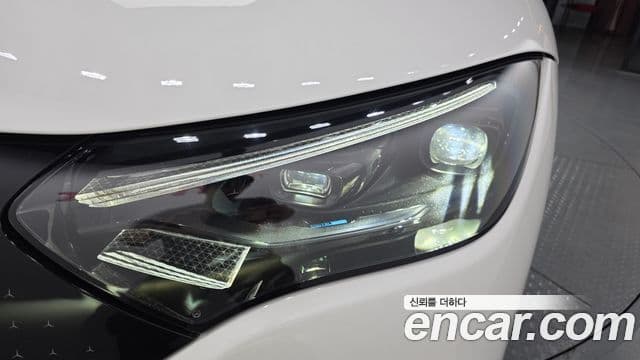 Mercedes-Benz EQE 2023 — Photo 10/32