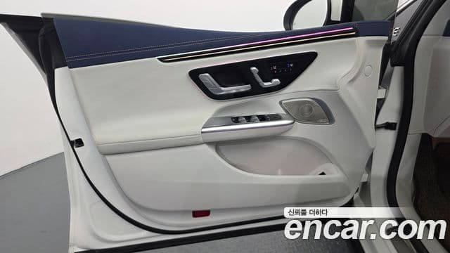 Mercedes-Benz EQE 2023 — Photo 4/32