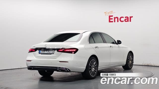 Mercedes-Benz E-Class 2021 — ფოტო 27/36