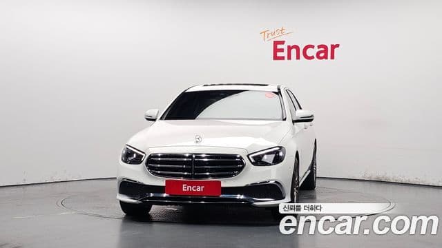 Mercedes-Benz E-Class 2021 — ფოტო 29/36