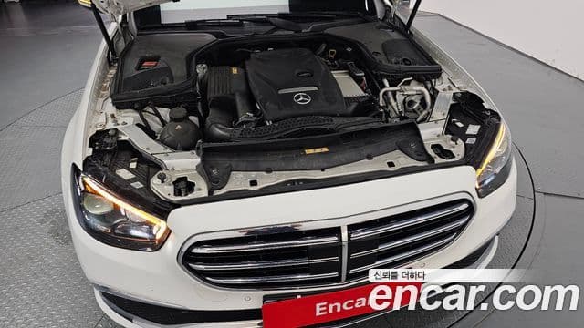 Mercedes-Benz E-Class 2021 — ფოტო 17/36