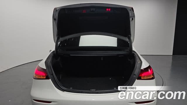 Mercedes-Benz E-Class 2021 — ფოტო 4/36