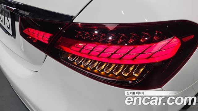 Mercedes-Benz E-Class 2021 — ფოტო 5/36