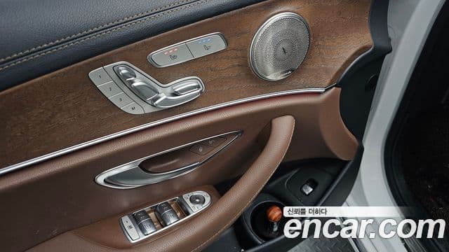 Mercedes-Benz E-Class 2021 — ფოტო 6/36
