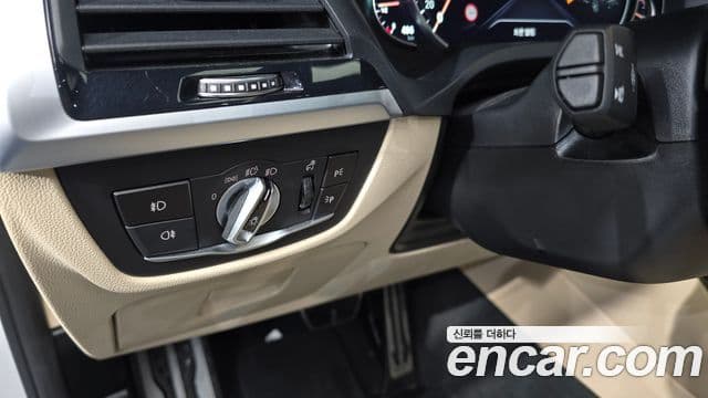 BMW X3 2019 — ფოტო 14/33