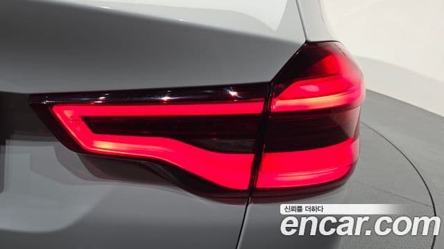 BMW X3 2019 — ფოტო 19/33