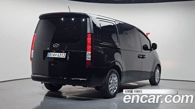 Hyundai Staria 2023 — Фото 2/20