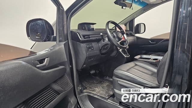 Hyundai Staria 2023 — Фото 10/20