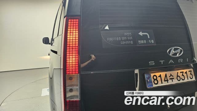 Hyundai Staria 2023 — Photo 13/31