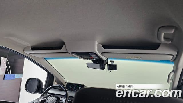 Hyundai Staria 2023 — Photo 2/31