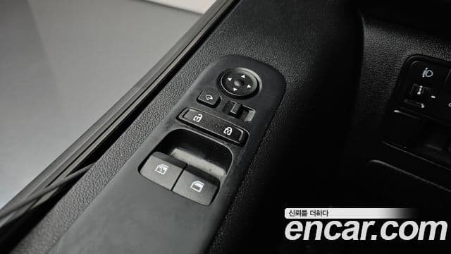 Hyundai Staria 2023 — Photo 27/31