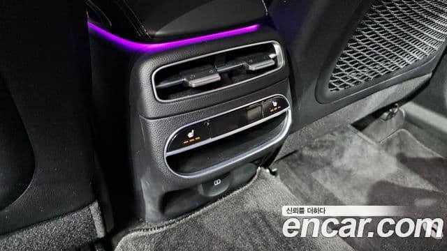 Genesis GV70 2021 — Şəkil 18/20