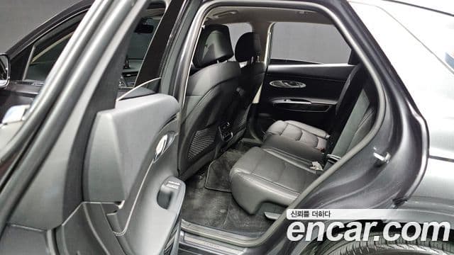Genesis GV70 2021 — Şəkil 19/20