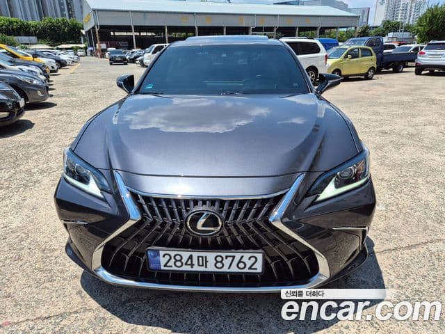 Lexus ES300h 2023 — Şəkil 14/20